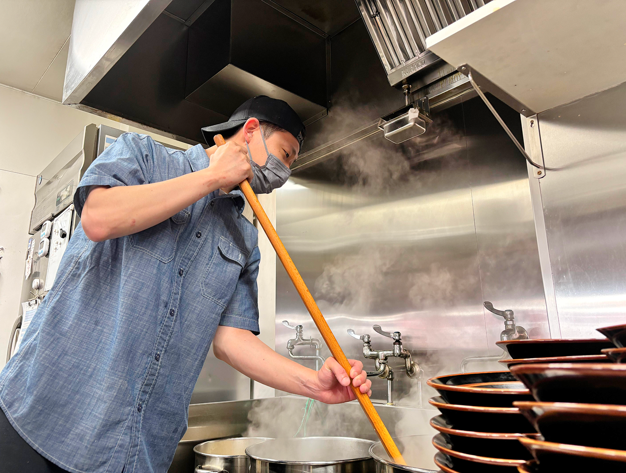 福ましや店長　R.O